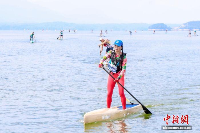 2025中国桨板俱乐部联赛庐山西海站开赛 250名选手