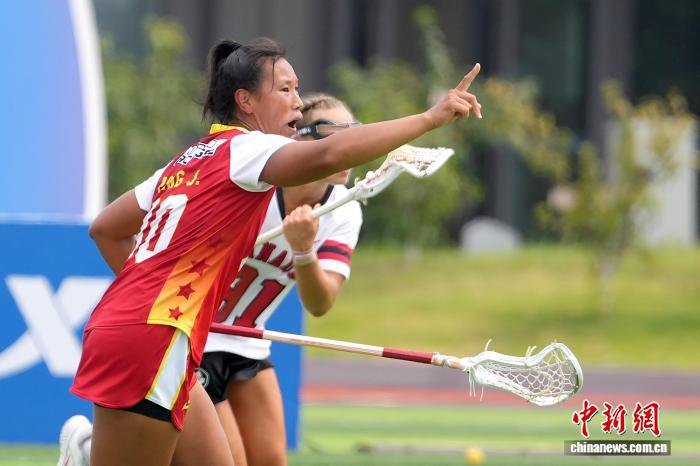 中国女子棍网球队小组赛负于加拿大队 顽强拼搏