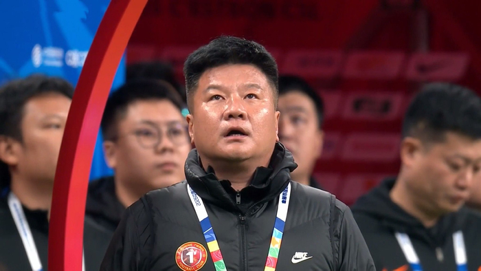 大连英博防守体系崩塌，外援引进难解困境