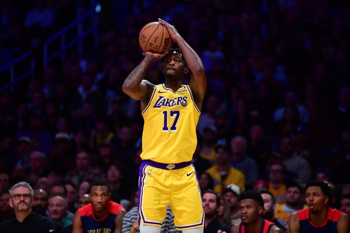 火箭队弃用芬尼-史密斯战绩飙升引热议