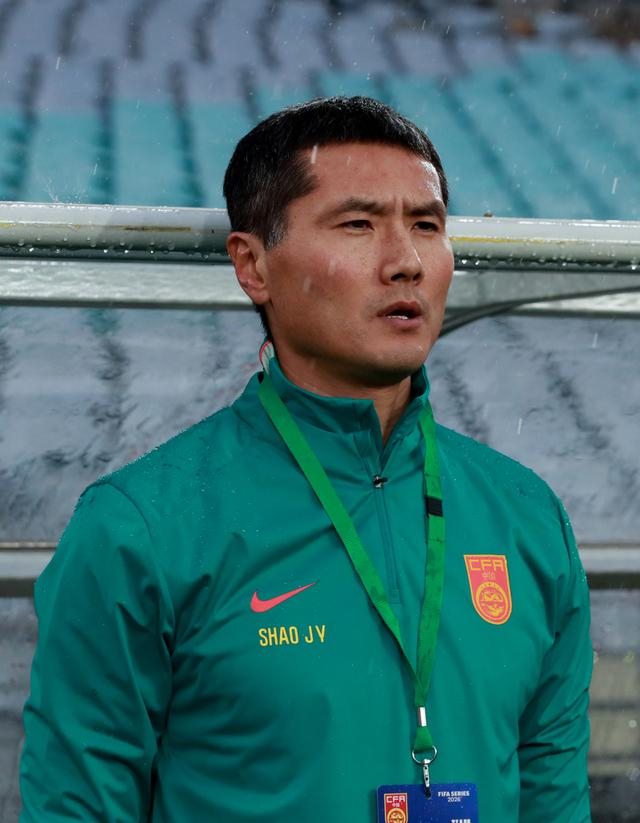 邵佳一执教首秀告捷 国足2-0力克库拉索