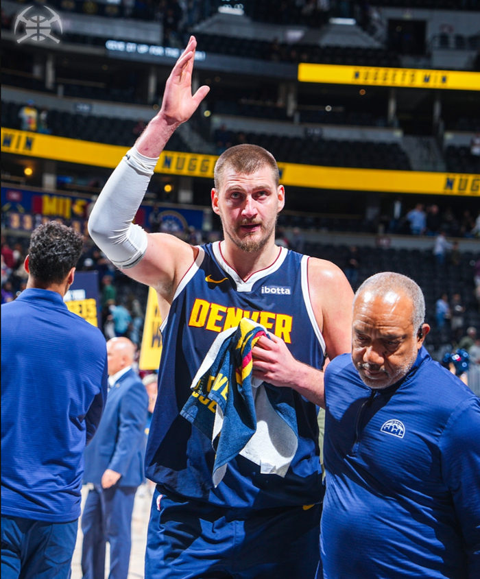 掘金约基奇鏖战43分钟创多项纪录逆转开拓者