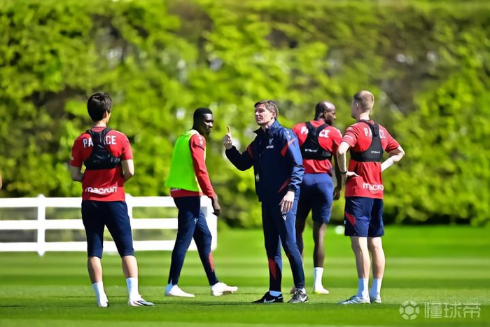 水晶宫主帅格拉斯纳谈对阵利物浦的备战策略